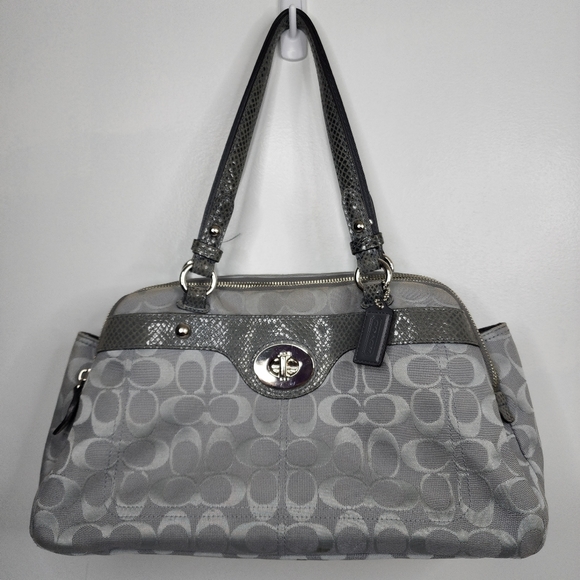 COACH Signature Penelope Shoulder Bag. - Picture 16 of 16